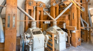 THE ACQUA SPARSA WATERMILL IN GRONE