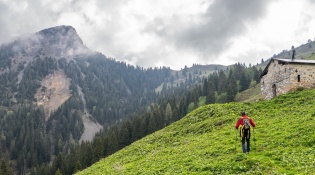 From Piazzo to Gremei mountain hut