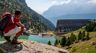 Trekking from Bueggio to the Gleno Dam