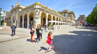 The quadrilateral of shopping made in Bergamo